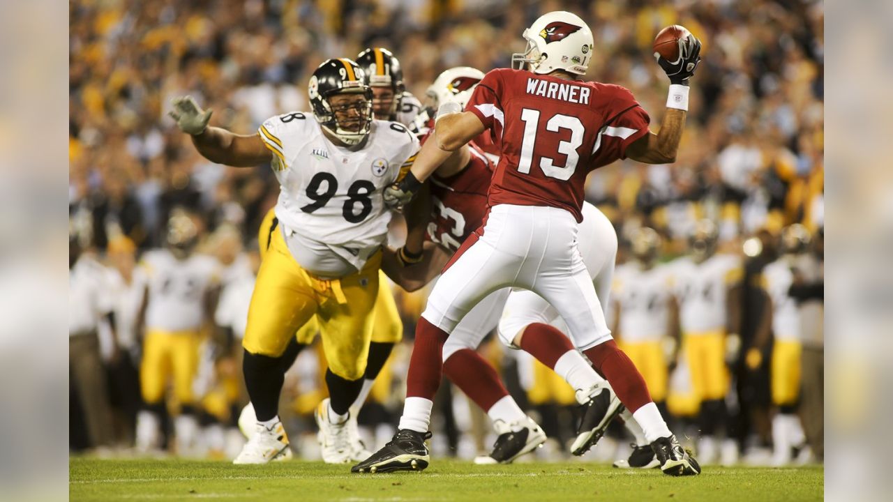 Pittsburgh Steelers Casey Hampton (98) looks on during the fourth