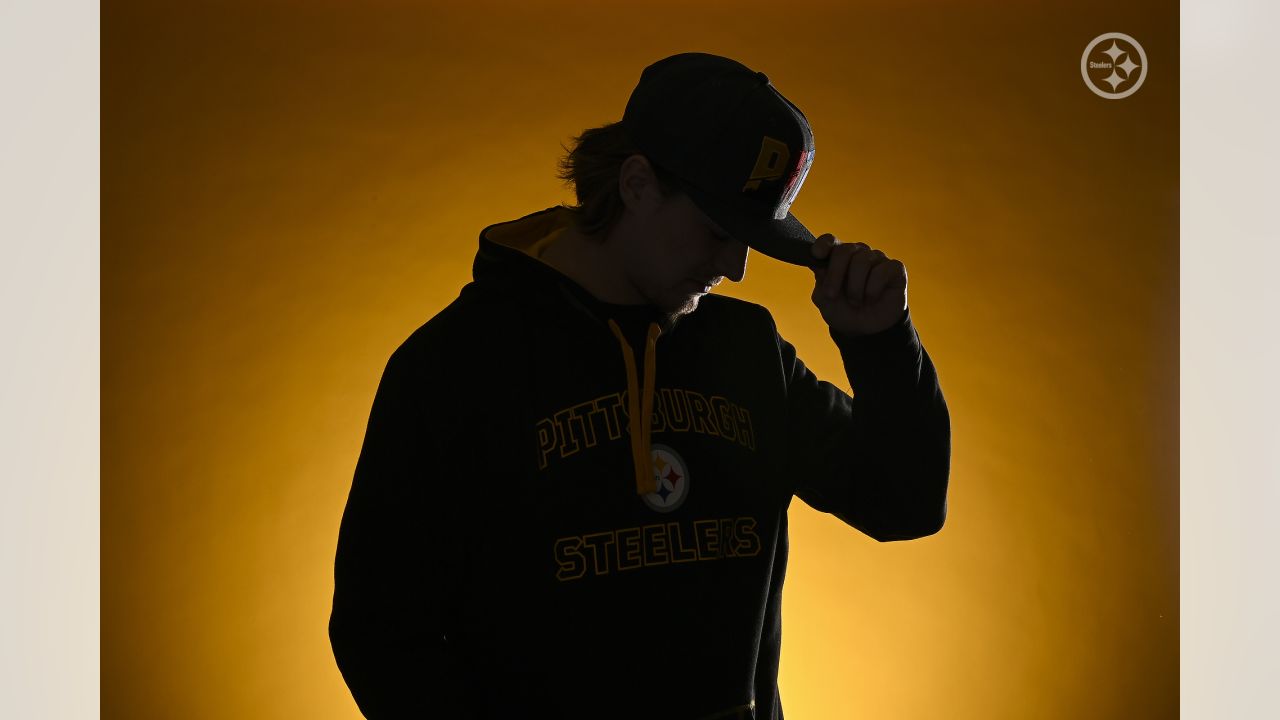 Pittsburgh Steelers Draft Picks 2022: Kenny Pickett stays home, becomes the  face of the city of Pittsburgh