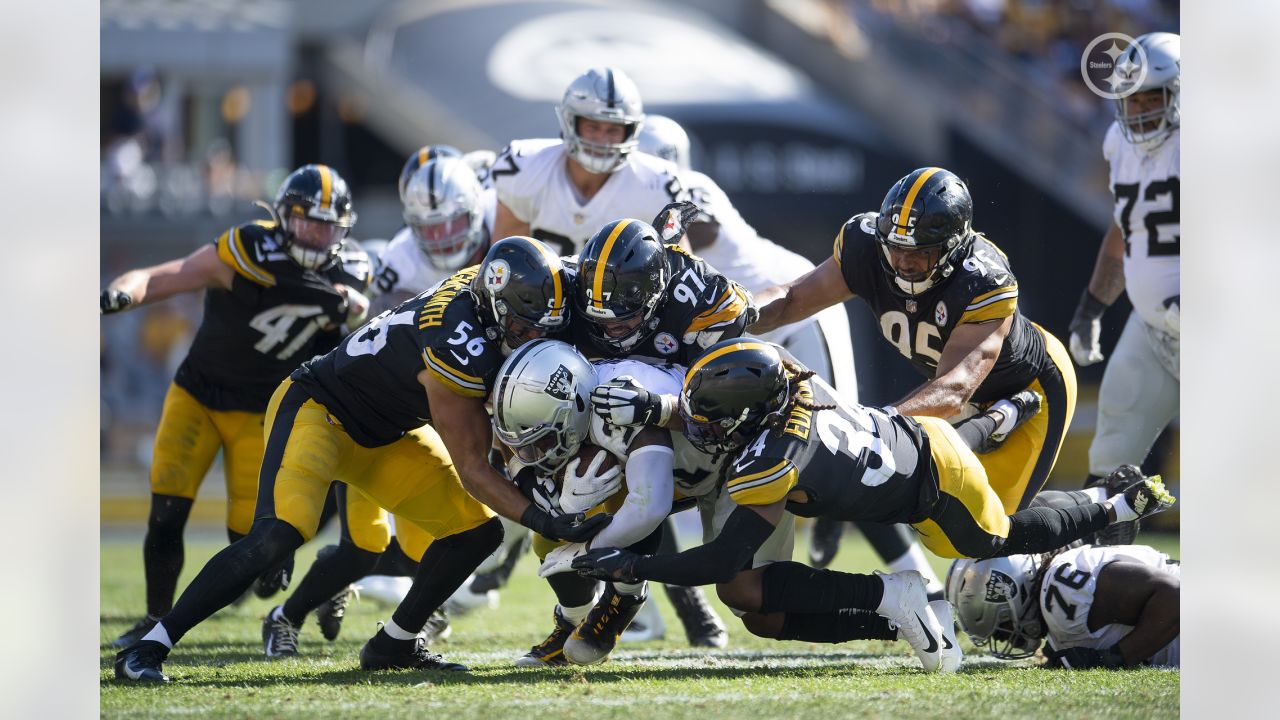 Photograph : Raiders Saints Football 