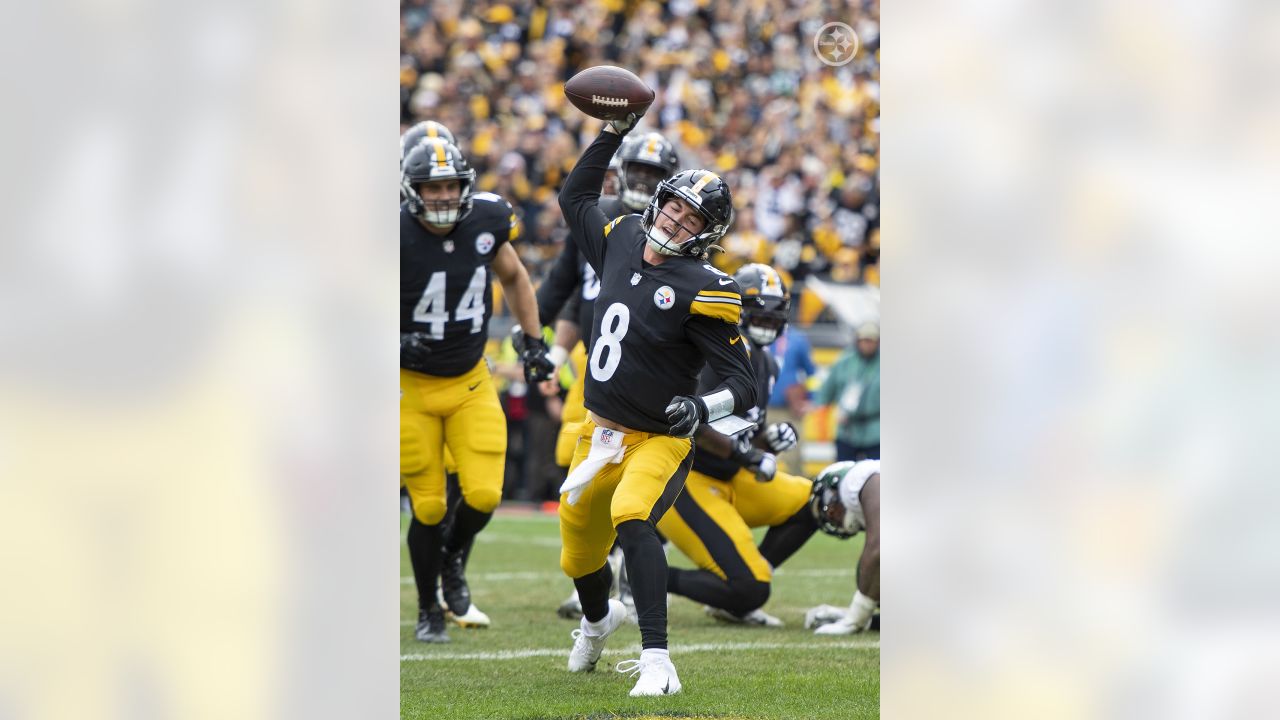 Steelers' Pickett began his rookie season avoiding spotlight. Entering Year  2, it's shining on him. - Newsday