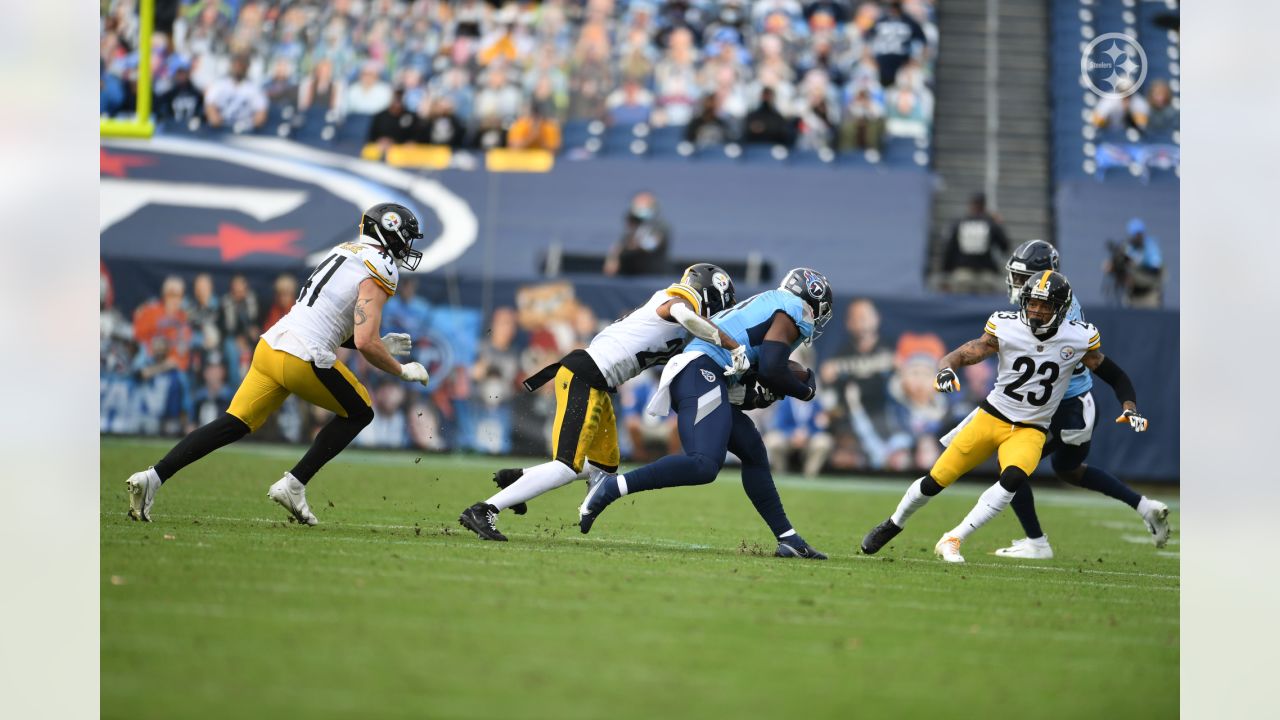 PHOTO GALLERY: Best Pictures From Sunday's Titans Game With the