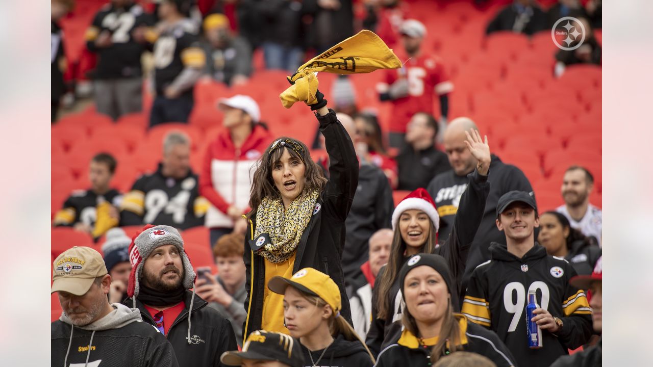 Steelers fans show love for KC receiver - The Iola Register