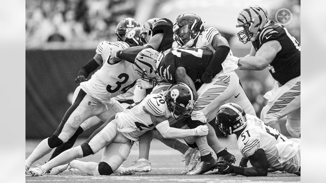 PHOTOS: Monochrome moments - Steelers at Bengals