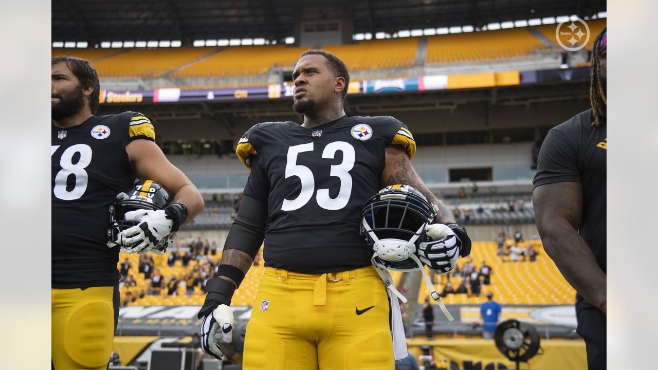 Pittsburgh Steelers' Maurkice Pouncey (53) on the bench against the  Carolina Panthers during the second half