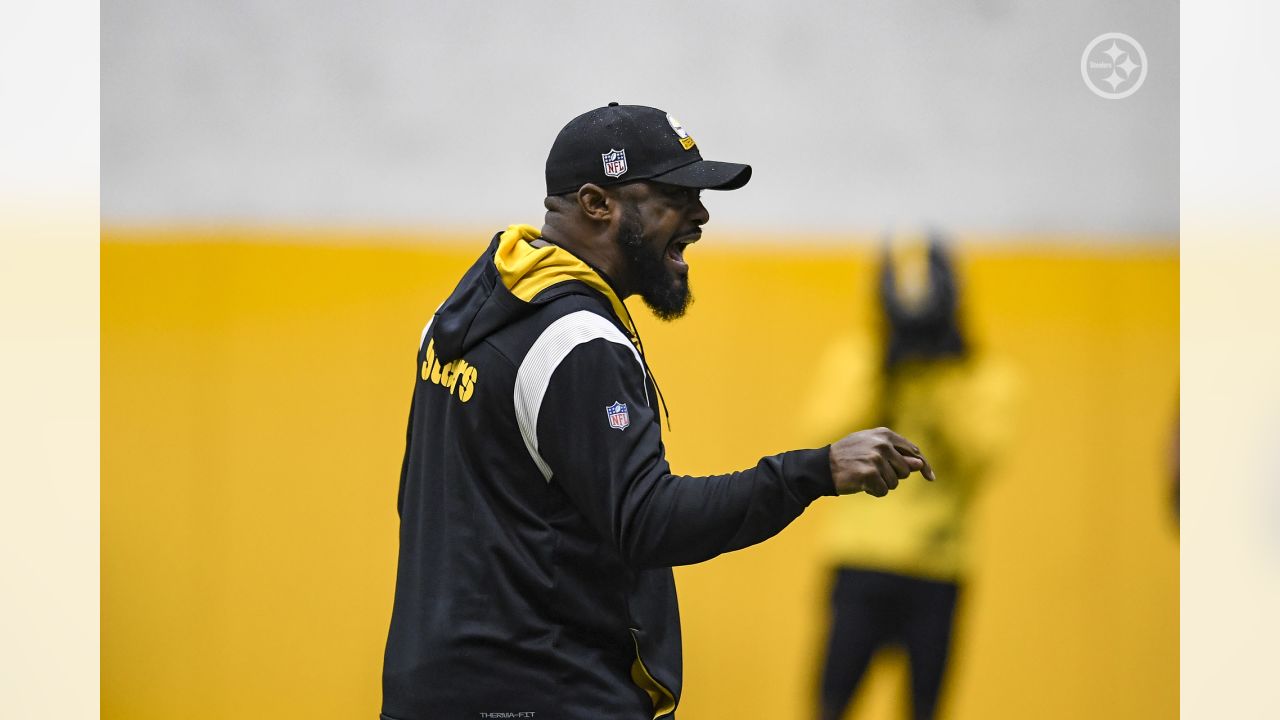 PITTSBURGH, PA - DECEMBER 11: Pittsburgh Steelers linebacker Jamir Jones  (48) smiles during the national football league game between the Baltimore  Ravens and the Pittsburgh Steelers on December 11, 2022 at Acrisure