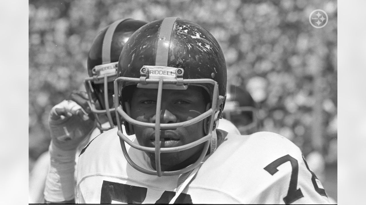 Steelers Throwback Thursdays: Dwight White records first-ever Super Bowl  safety - Steel City Underground