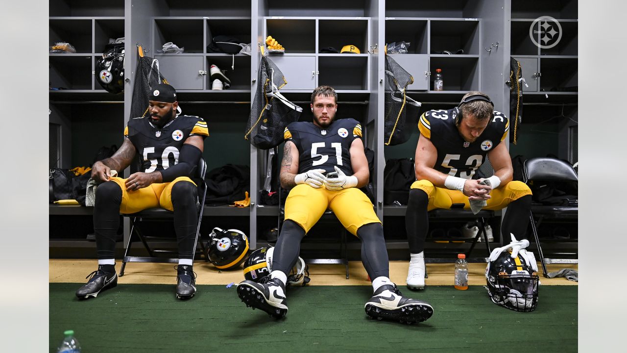 PHOTOS: Game faces - Steelers at Panthers