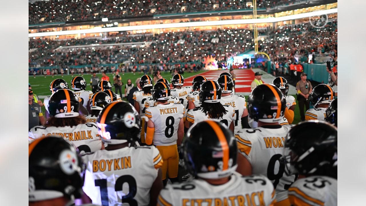 Scenes from Miami Dolphins vs Pittsburgh Steelers at Hard Rock Stadium