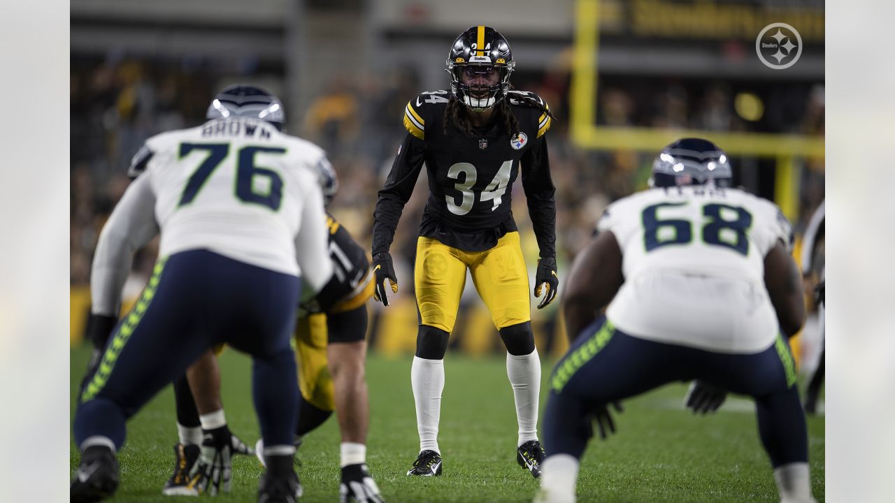 Pittsburgh, Pennsylvania, USA. 11th Dec, 2022. Dec. 11, 2022: Terrell  Edmunds #34 during the Pittsburgh Steelers vs Baltimore Ravens in  Pittsburgh PA at Acruisure Stadium. Brook Ward/AMG (Credit Image: © AMG/AMG  via