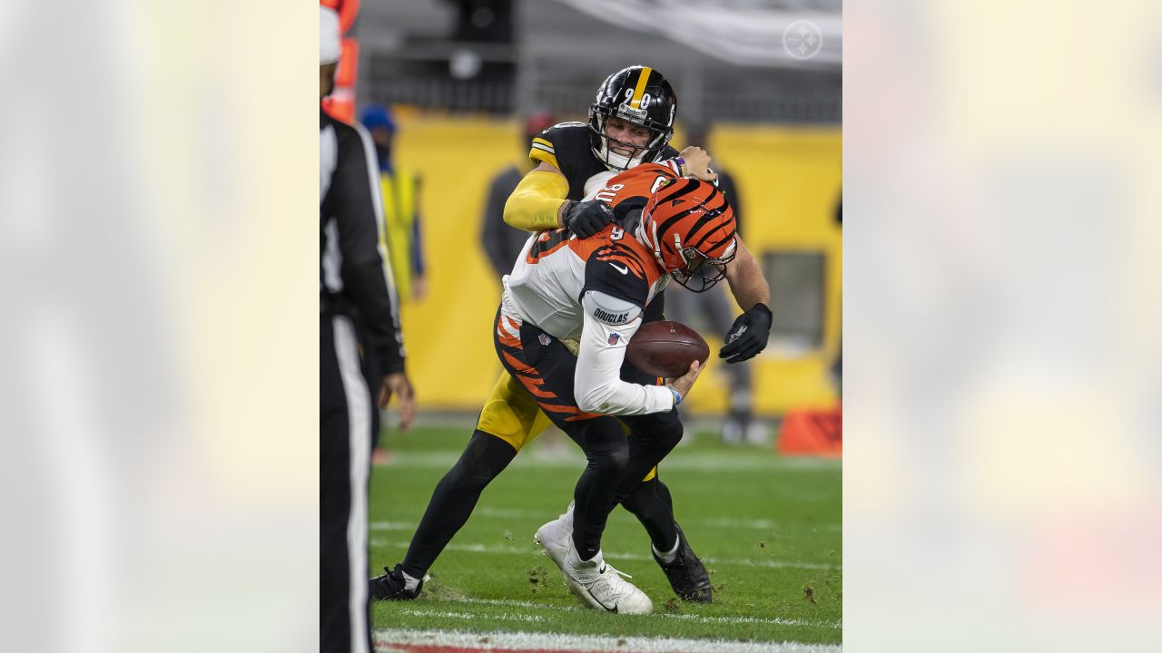 Highlight] T.J. Watt becomes Steelers all-time leader in sacks (81.5) :  steelers