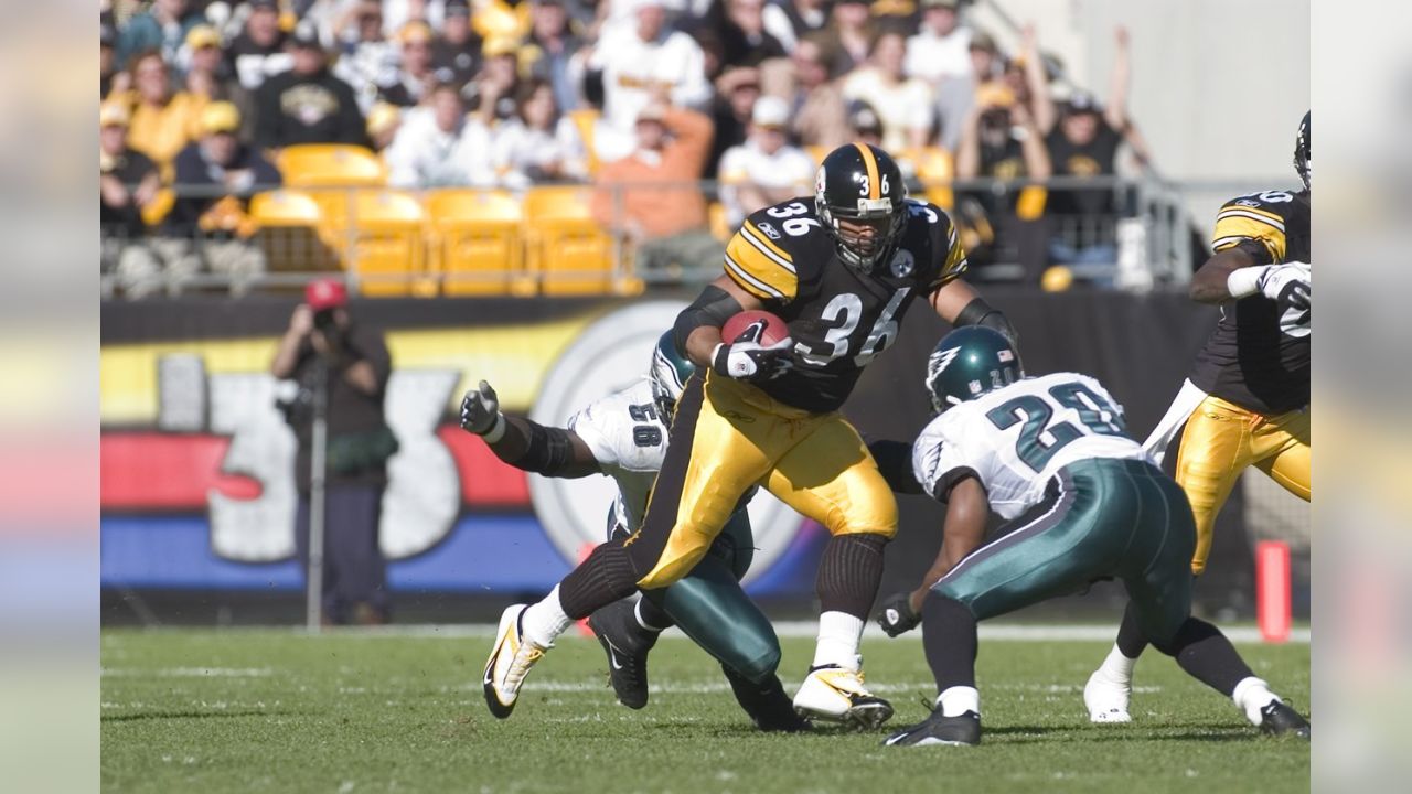 Pittsburgh Steelers Hines Jerome Bettis runs for a first down against the  Philadelphia Eagles in the first quarter on November 7, 2004 at Heinz Field  in Pittsburgh, Pennsylvania. On the play for