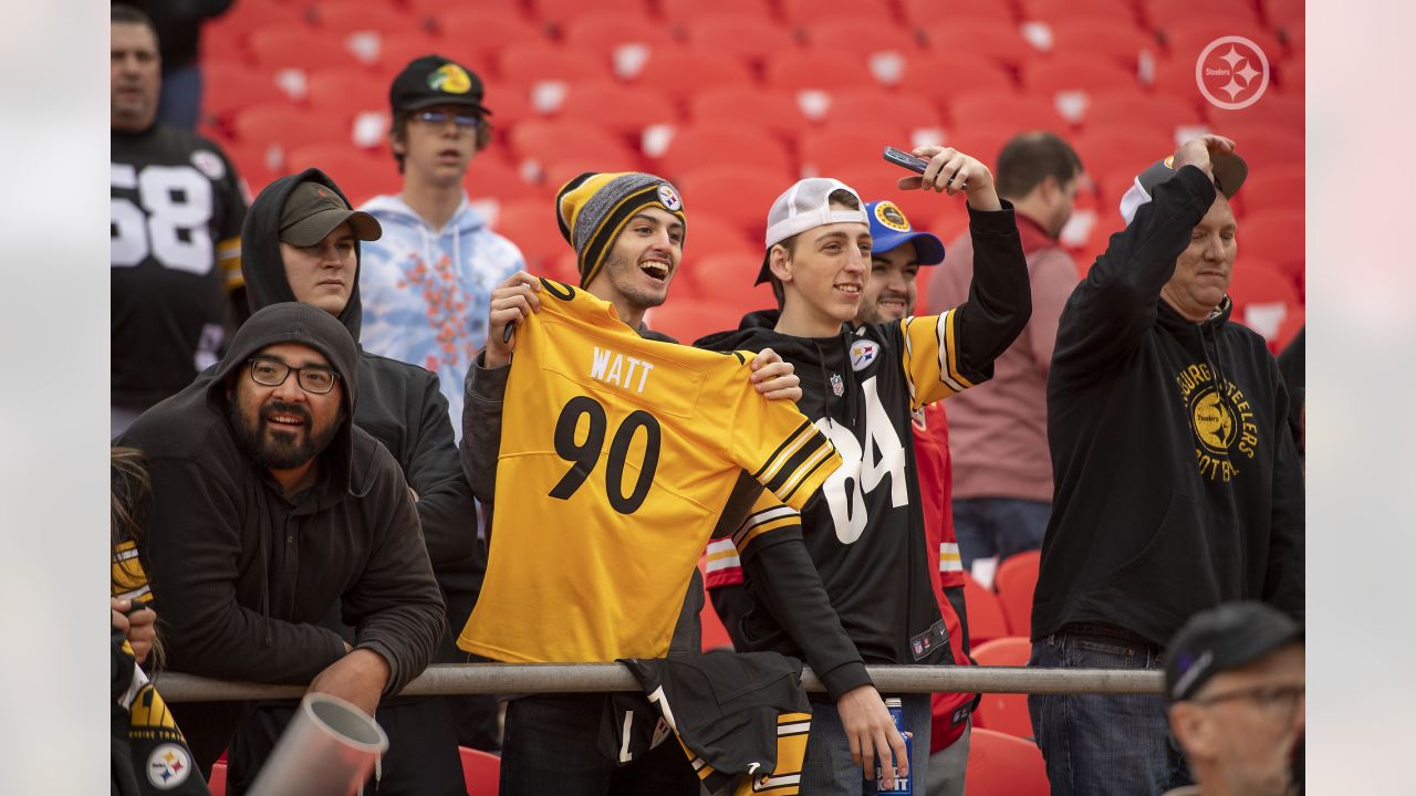 Steelers fans show love for KC receiver - The Iola Register