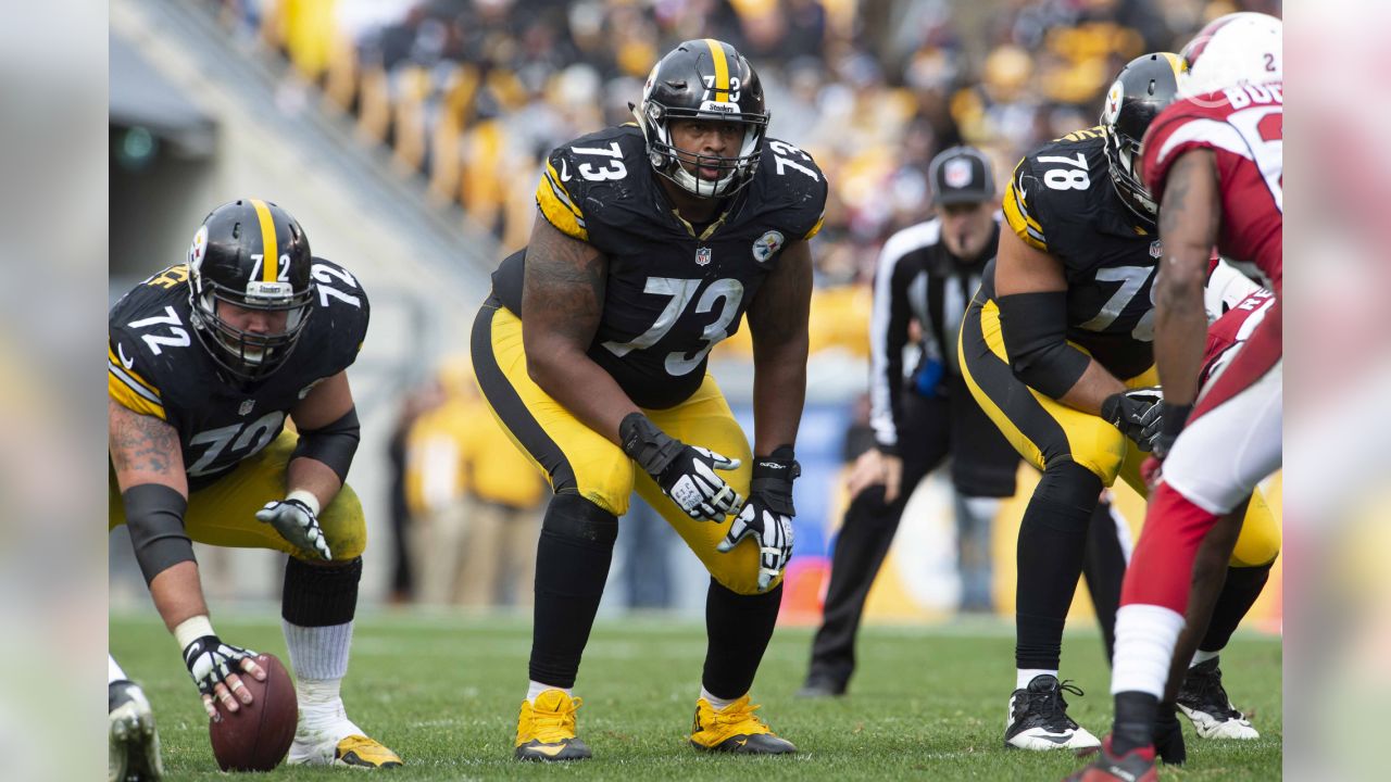 Celebrating or trolling? Steelers' Twitter account, Ramon Foster jab Bengals