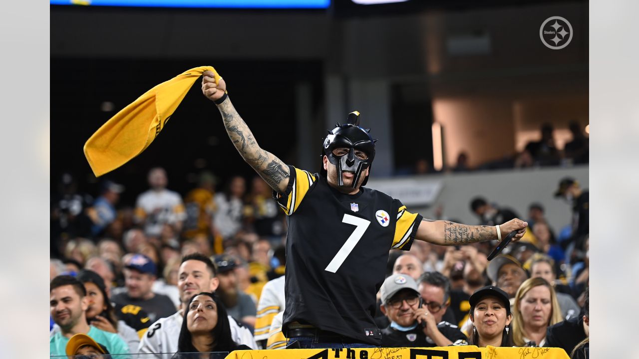 Steelers fans take over Chargers' stadium - Sports Illustrated