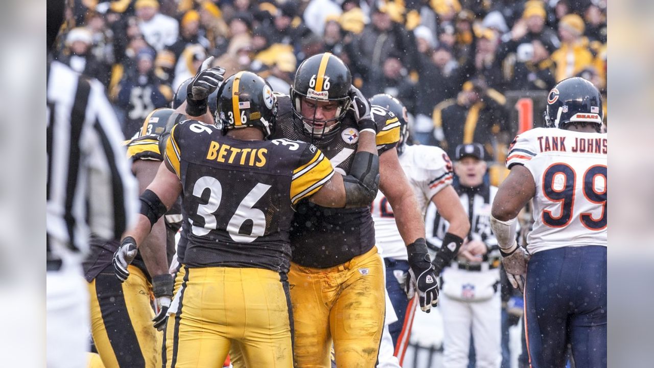 Jerome Bettis touchdown vs. Bears in 2005, Stay off the road when the Bus  is coming through., By Pittsburgh Steelers