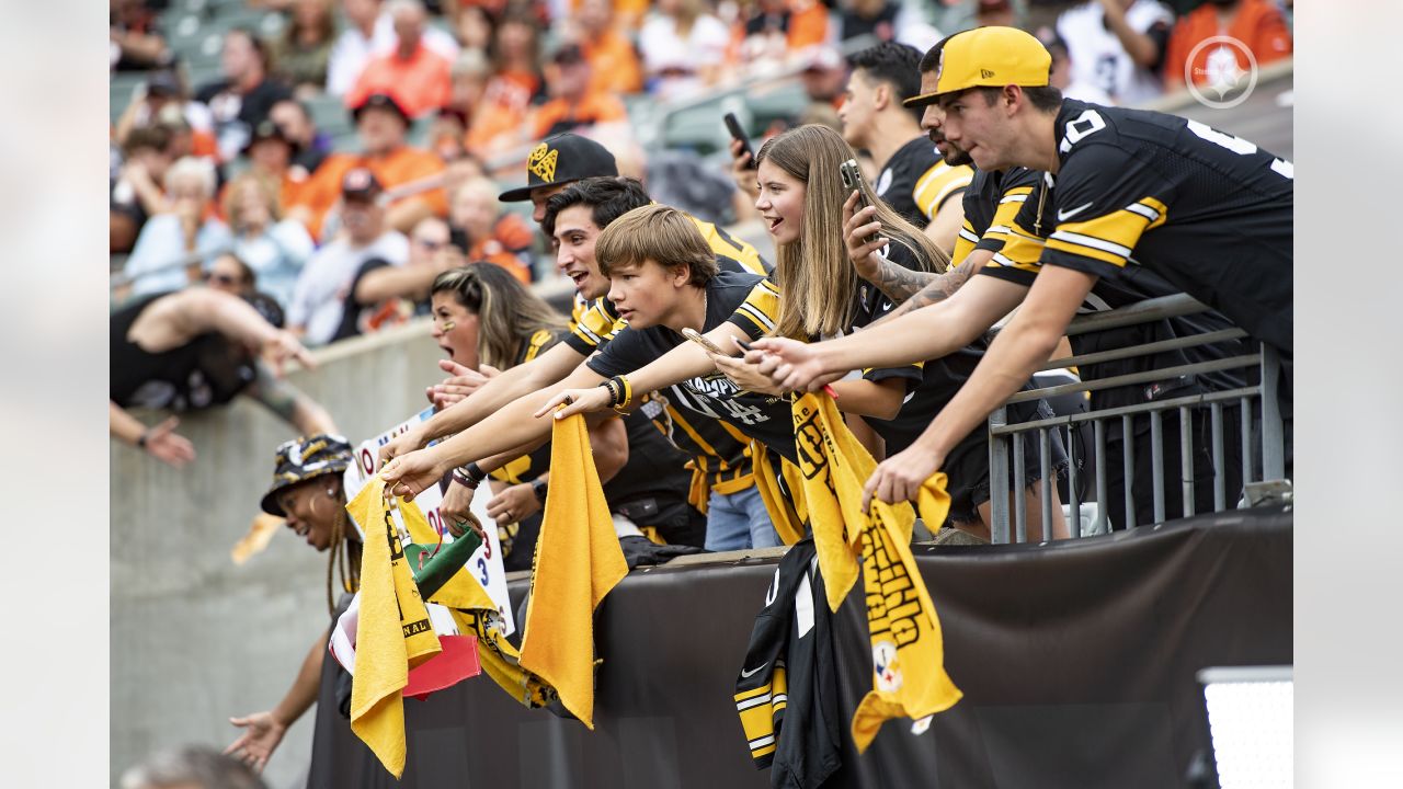 Dance Party Friday: Bengals fans get down to 'Fear Da Tiger'