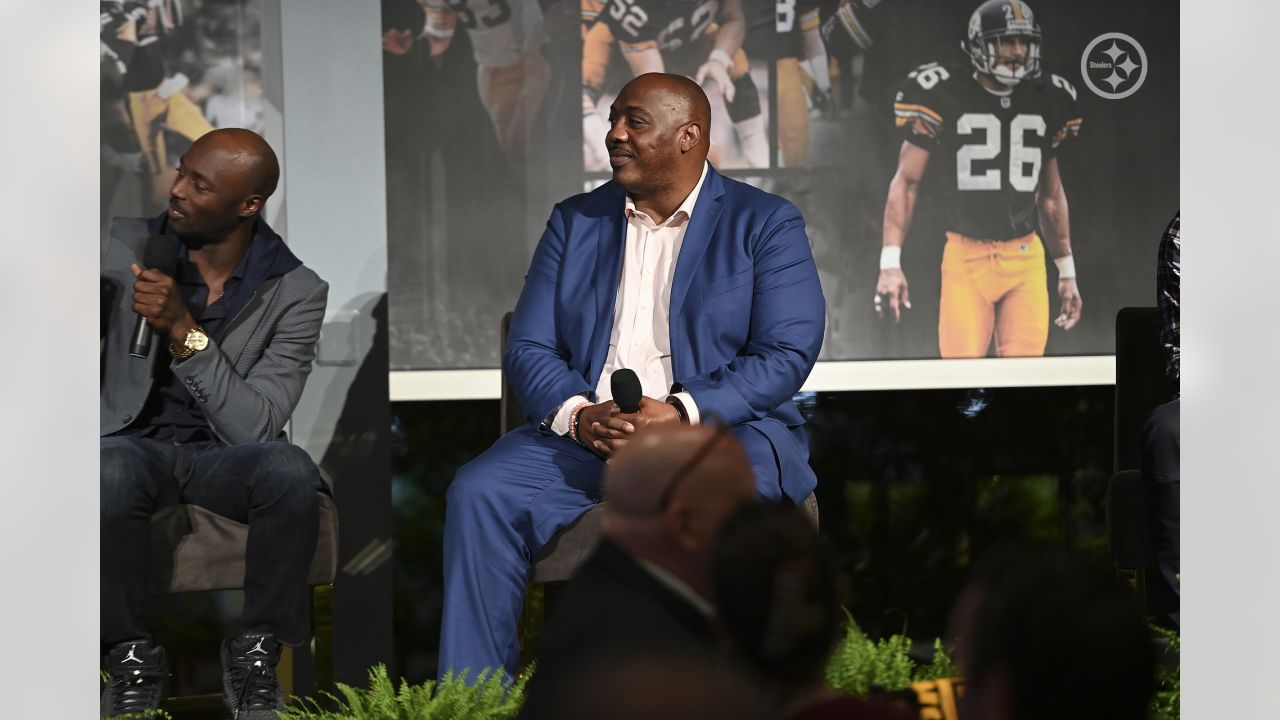 Pittsburgh Steelers on X: At halftime of Sunday's game against the Jets,  we'll continue the celebration of 90 seasons of #Steelers football by  honoring alumni from each decade in a special livestreamed