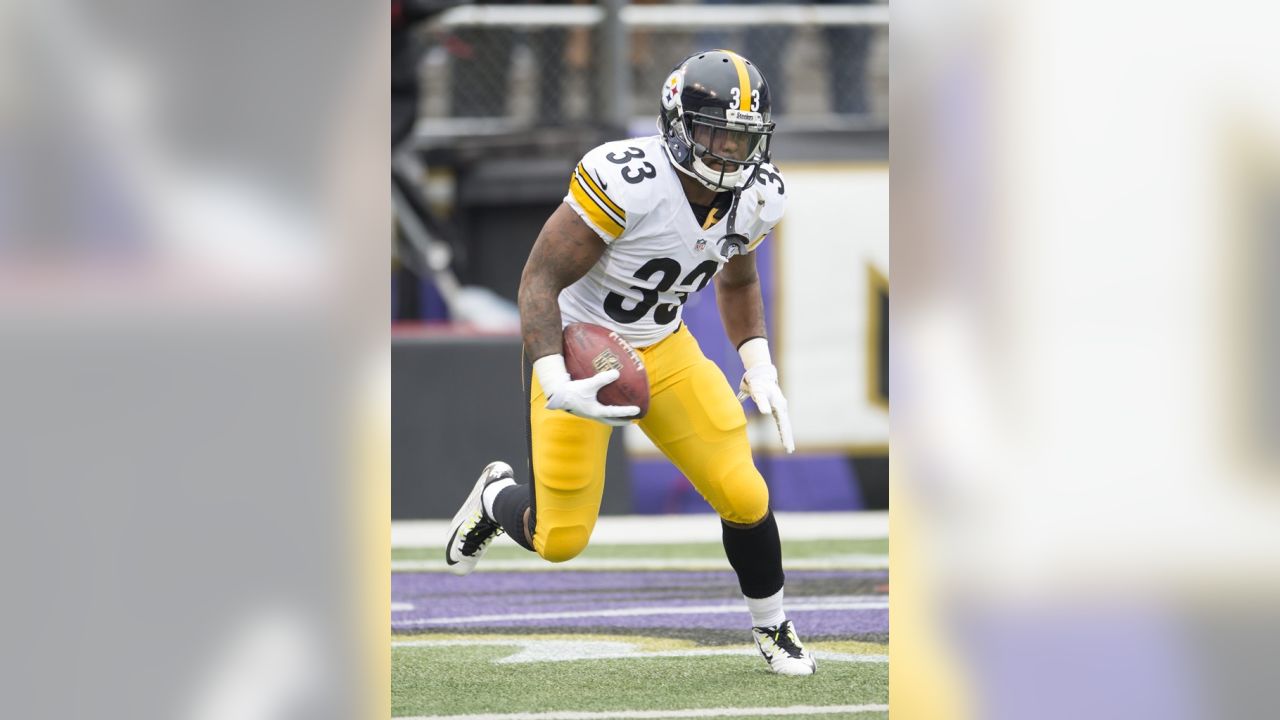 Fitzgerald Toussaint fumbles, fans blame retired Steeler