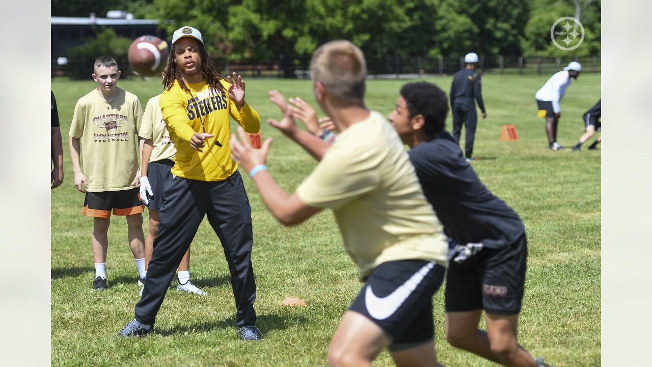 PHOTOS: 2022 Mel Blount Youth Home Rookie Visit