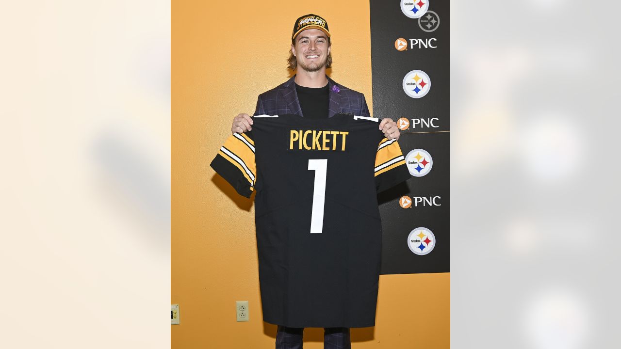 Pittsburgh Steelers on X: With the 20th pick in the #NFLDraft, we select  QB Kenny Pickett. #SteelersDraft  / X