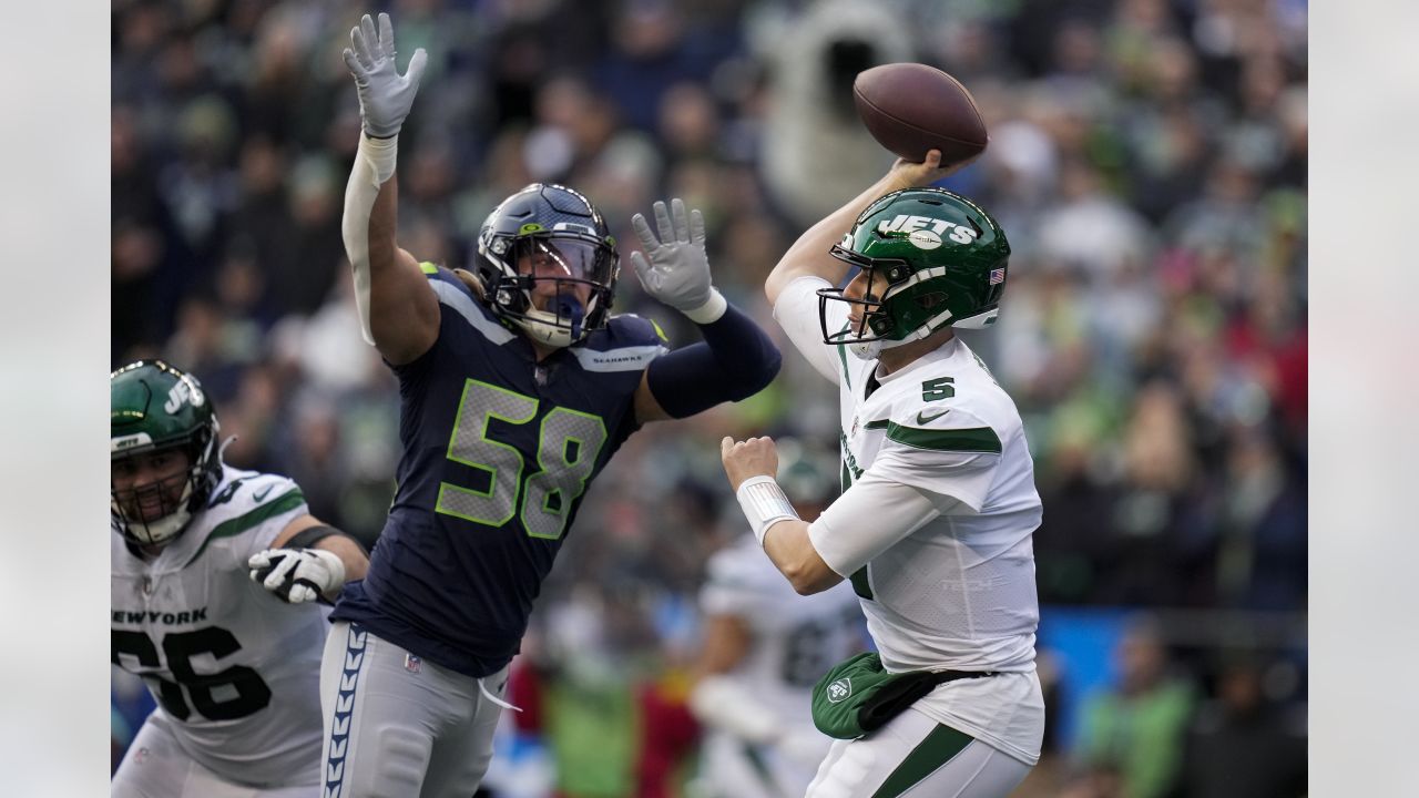 Seahawks Elevating LB Tanner Muse 