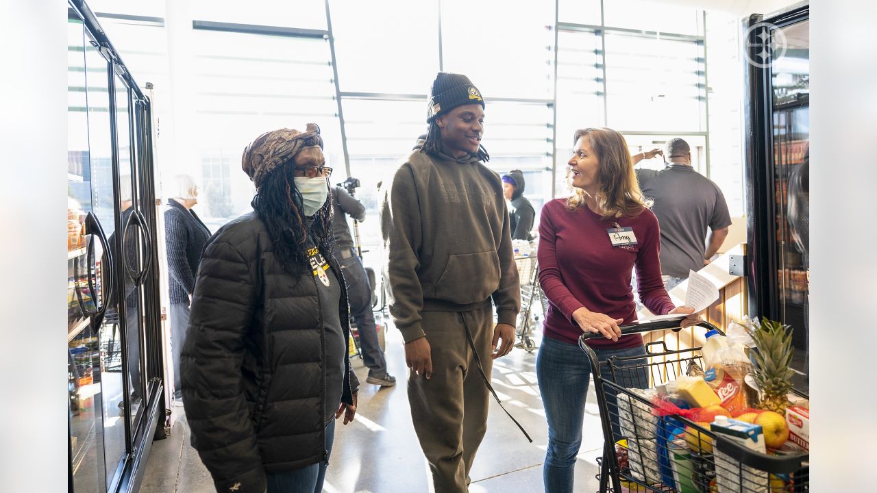 Pirates, Steelers, and Penguins to Partner with Giant Eagle and Greater  Pittsburgh Community Foodbank to Distribute Thanksgiving Meals to Area  Families