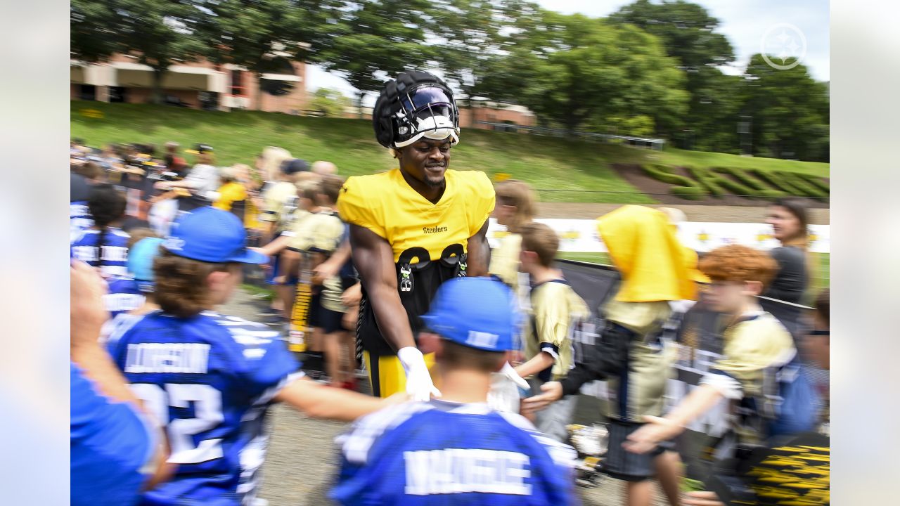 Pittsburgh, Pennsylvania, USA. 15th Aug, 2022. August 15th, 2022 James  Daniels #78 during the Pittsburgh Steelers Training Camp at St. Vincent  College in Latrobe, PA. Jake Mysliwczyk/BMR (Credit Image: © Jake  Mysliwczyk/BMR