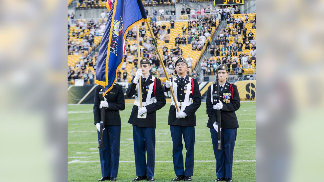 Pittsburgh Steelers honor local military members in Salute to