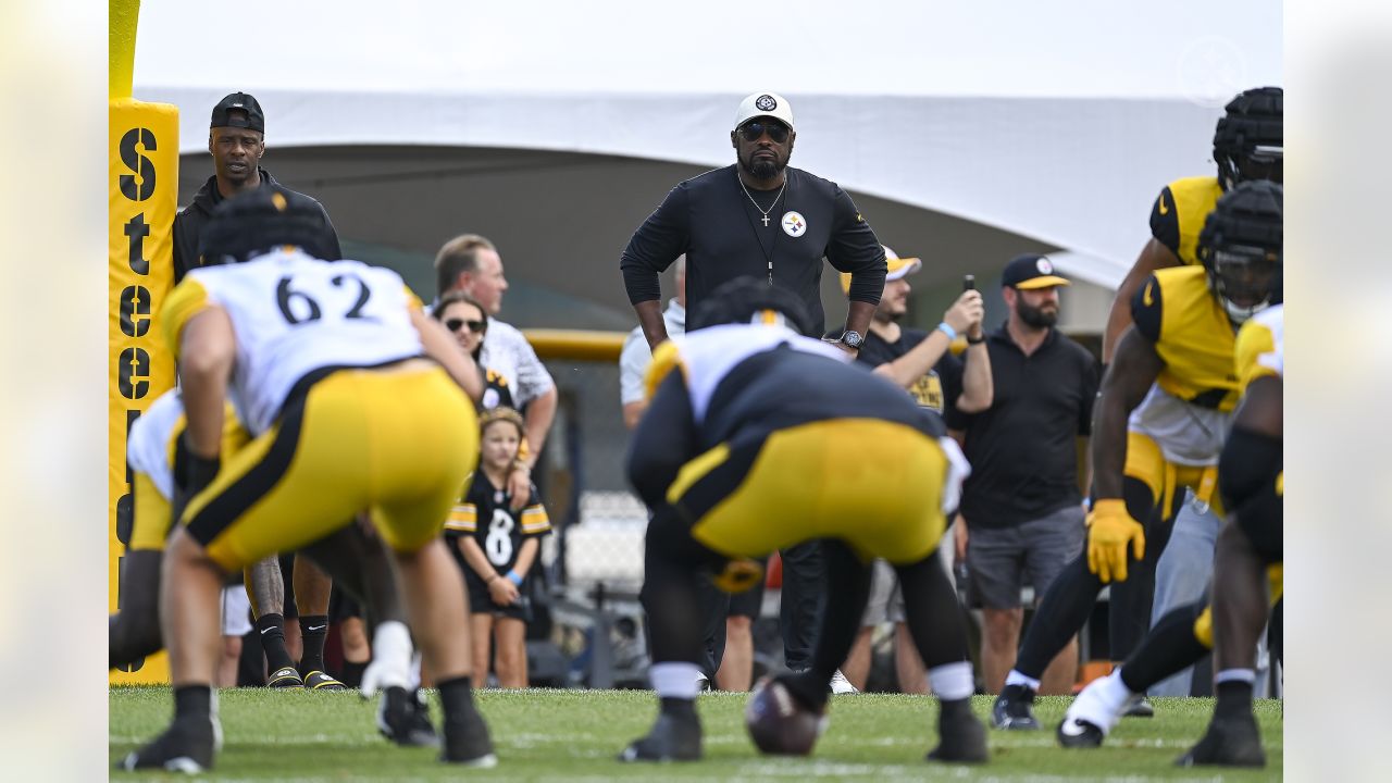 Mike Tomlin Says Steelers Will 'Play It By Ear' At QB In Preseason