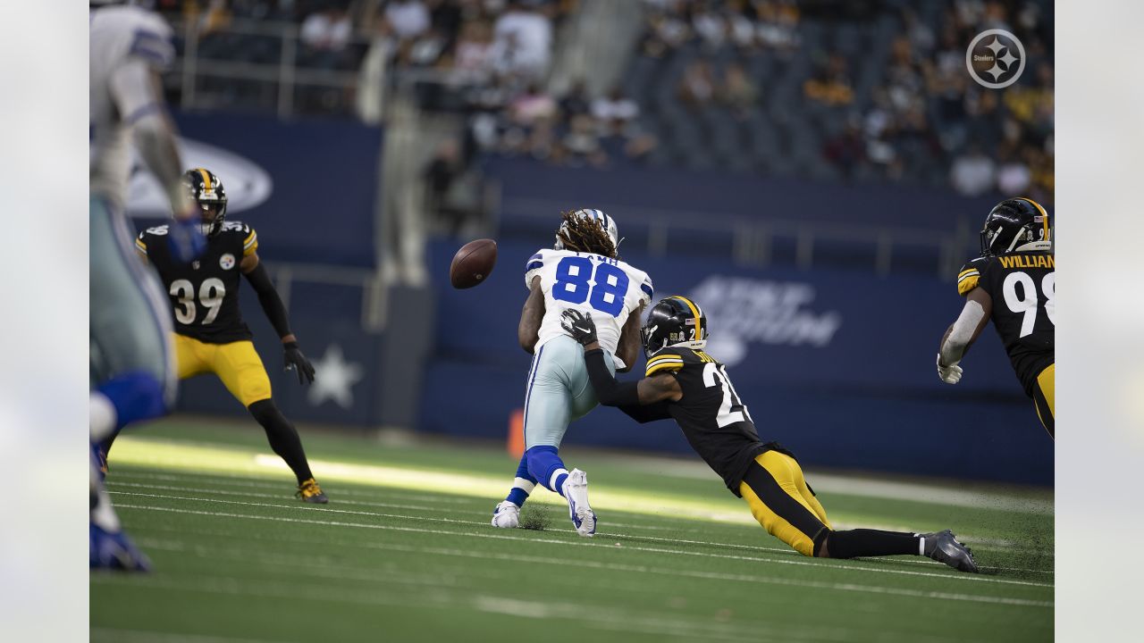 Pittsburgh Steelers cornerback Cameron Sutton (20) celebrates during a NFL  football game against the Cincinnati Bengals, Sunday, Sept. 11, 2022, in  Cincinnati. (AP Photo/Emilee Chinn Stock Photo - Alamy