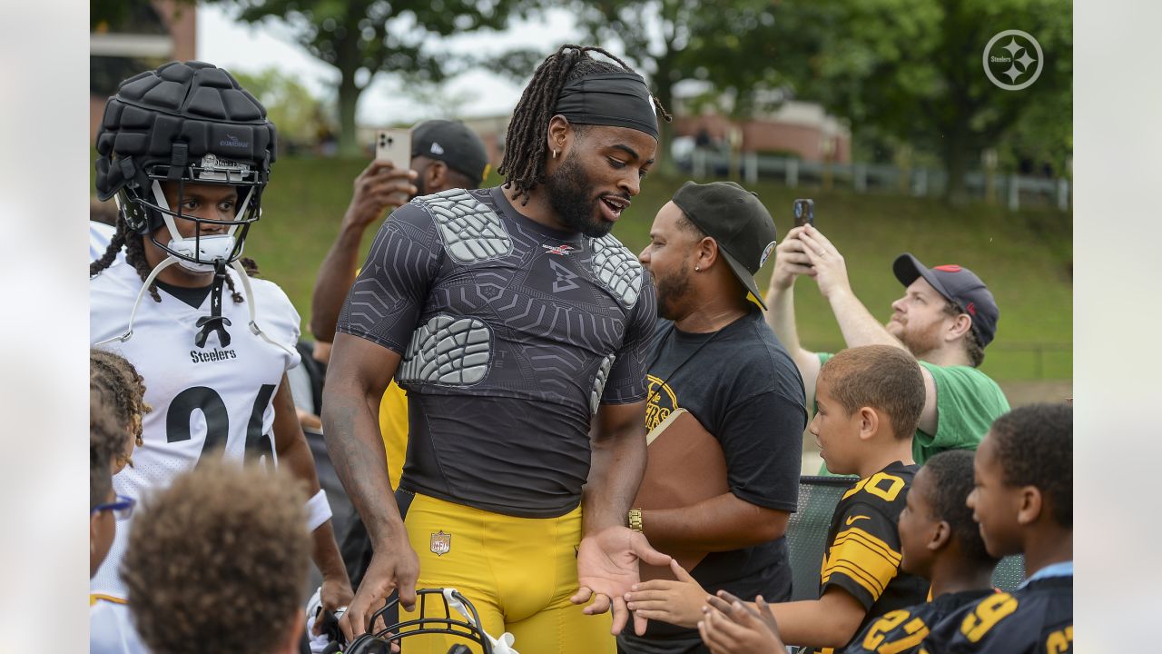 At Steelers training camp, a familiar 'bucket-list' feel for fans then and