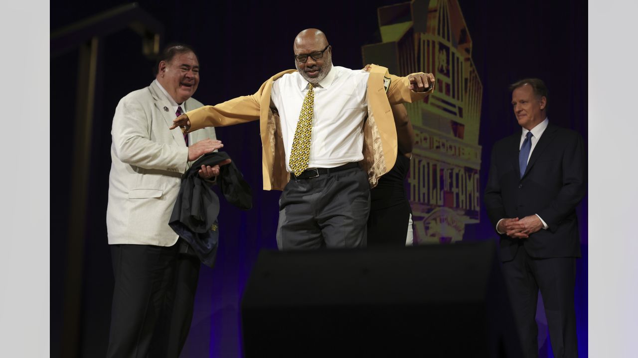 Pittsburgh Steelers - A Gold Jacket should be next on Alan Faneca's list of  accomplishments. #PFHOF21