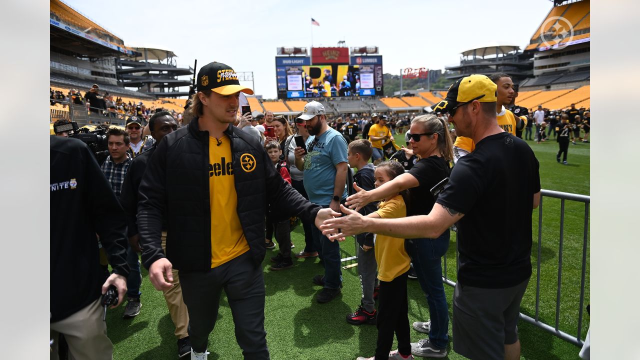 Rally House - Come PICK up your PICKett Jerseys and Tees!! Kenny Pickett  just landed at Rally House Waterfront! #Pittsburgh #PittsburghSteelers  #Pickettsburgh #Rallyhouse #WaterfrontRallyHouse #NFL # Football  #NumberEight #SteelCity #Nike #KennyPickett