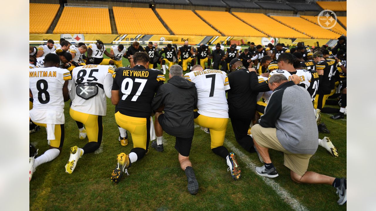 Steelers Star Mason Rudolph Threatened with Entire 2025 Season Ban for Supporting Kneeling During Flag Ceremony...vannguyen