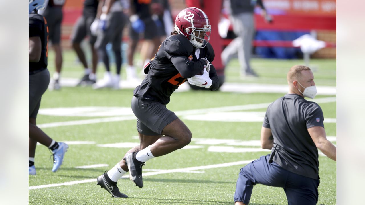 PHOTOS: Steelers RB Najee Harris at 2021 NFL training camp