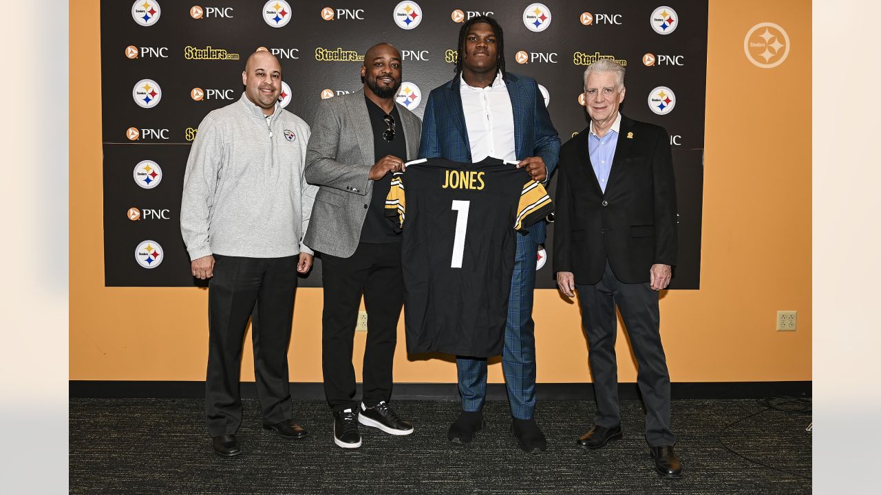 Steelers 1st-round pick Broderick Jones finds inspiration in