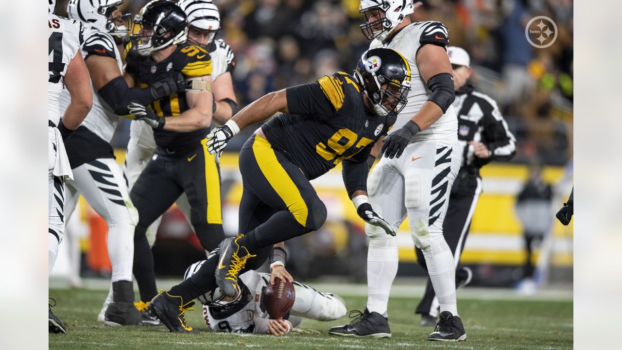 Fair Or Foul? Cameron Heyward Falls To #5 In PFF's Interior D-Line Rankings  - Steelers Depot