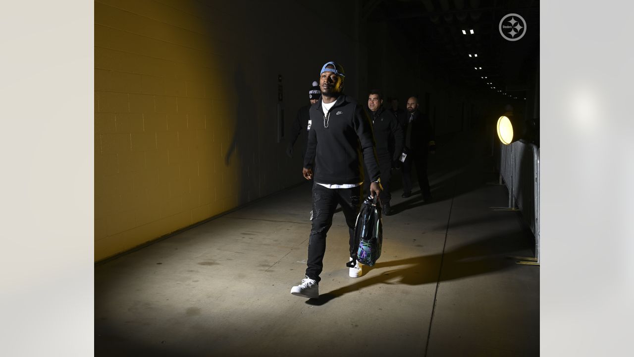 Pittsburgh Steelers on X: Like his sweatshirt? Want one? Retweet