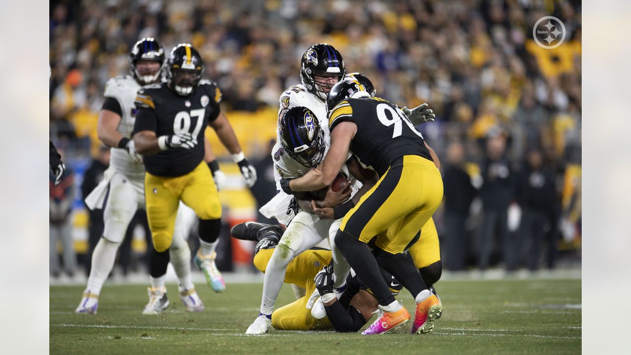 LOOK: Steelers' T.J. Watt ties James Harrison's franchise career sack  record with big Week 1 