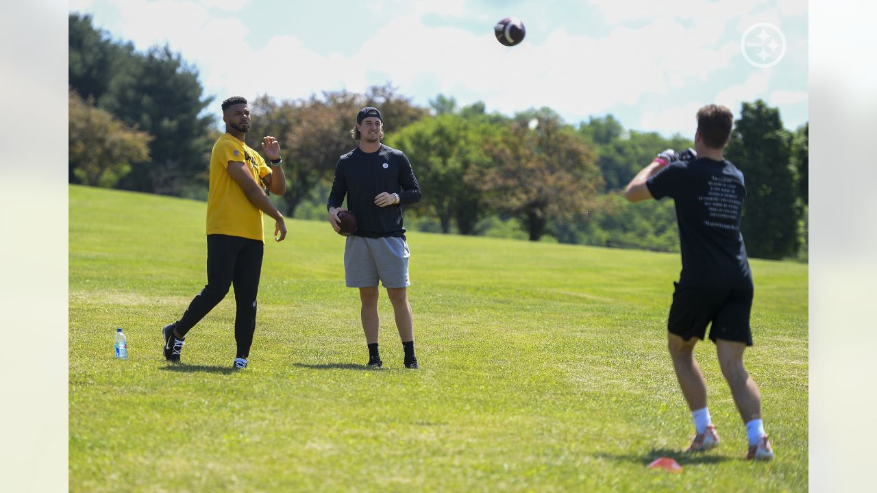 PHOTOS: 2023 Mel Blount Youth Home Rookie Visit