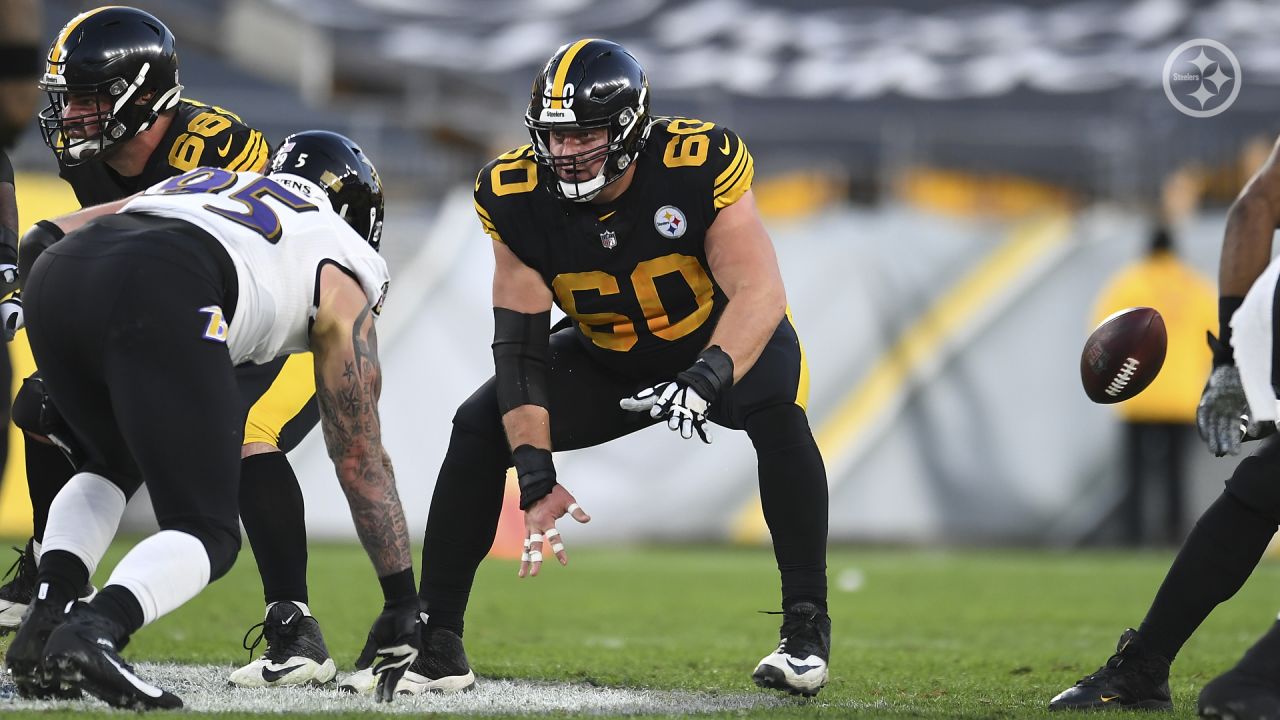 Steelers news: J.C. Hassenauer signs with Giants, visit with top