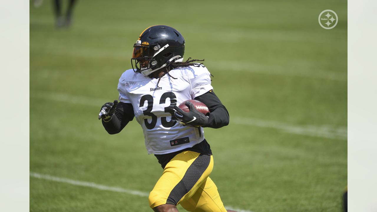 Pittsburgh Steelers running back Benny Snell Jr. (24) during an NFL  football training camp practice, Monday, Aug. 24, 2020, in Pittsburgh. (AP  Photo/Keith Srakocic Stock Photo - Alamy