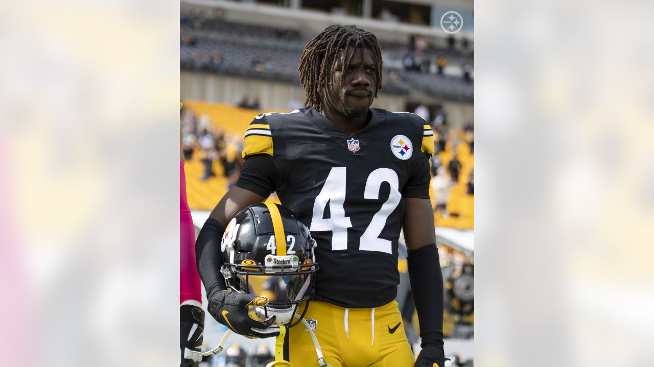 Pittsburgh Steelers cornerback James Pierre (42) warms up before an NFL  football game, Sunday, Sept. 18, 2022, in Pittsburgh, PA. (AP Photo/Matt  Durisko Stock Photo - Alamy