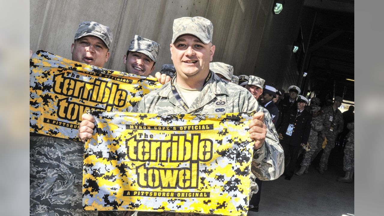 Pittsburgh Steelers honor local military members in Salute to Service event  > Pittsburgh Air Reserve Station > Article Display