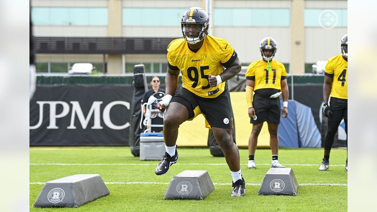 Steelers rookie Keeanu Benton and the man who propelled his NFL