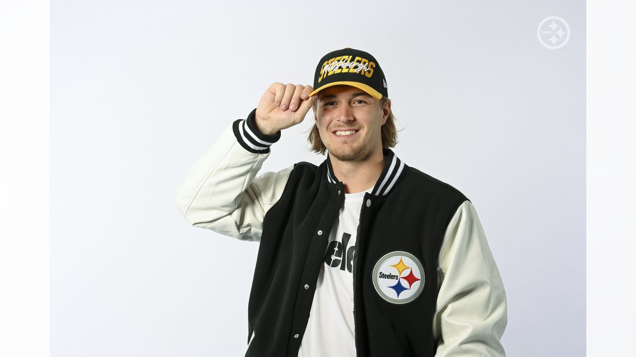 Quarterback Kenny Pickett, the Pittsburgh Steelers first-round draft pick,  meets with reporters at the team's training facility in Pittsburgh, Friday,  April 29, 2022. (AP Photo/Gene J. Puskar Stock Photo - Alamy