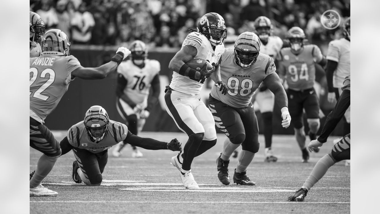 PHOTOS: Monochrome moments - Steelers at Bengals