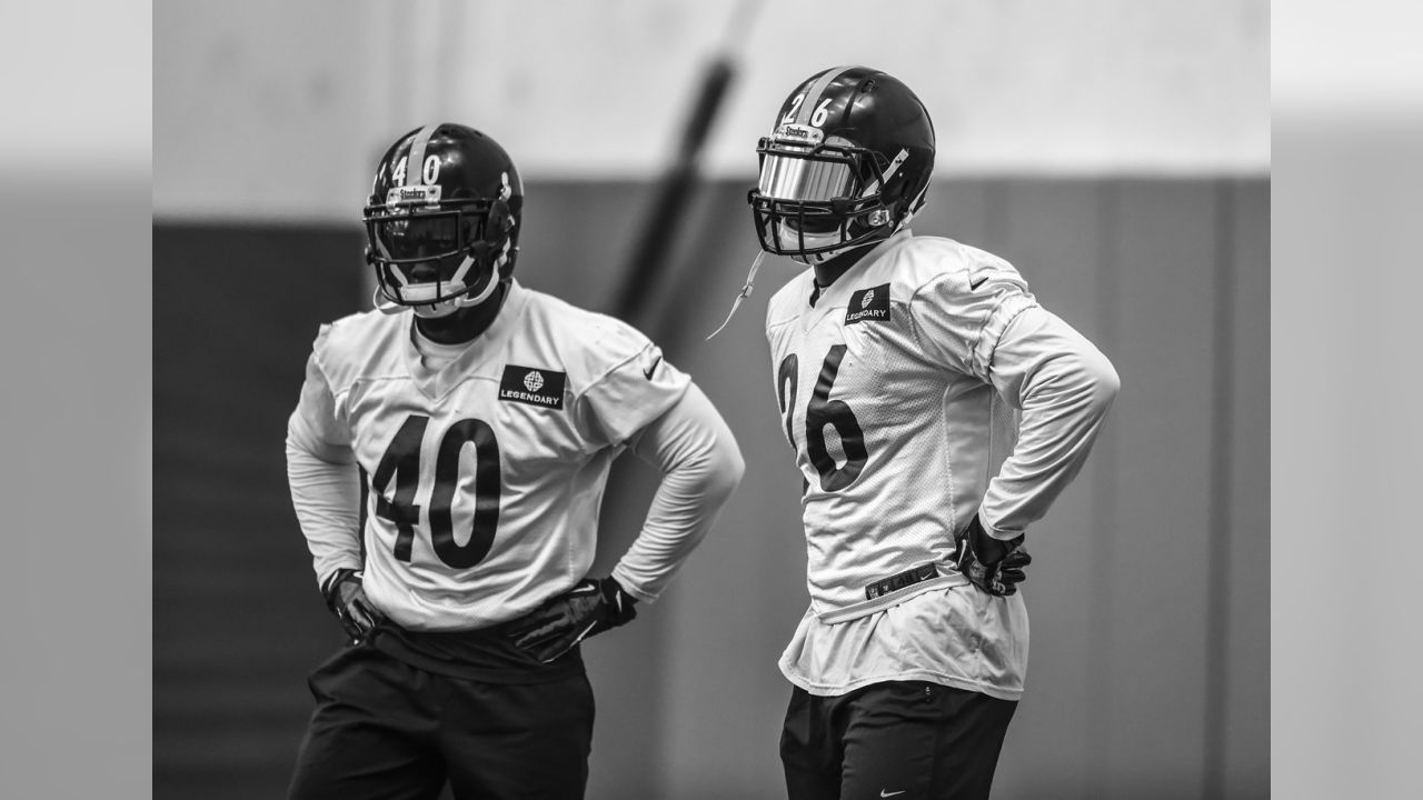 Legendary OL coach Mike Munchak was seen at Rams' practice on Monday