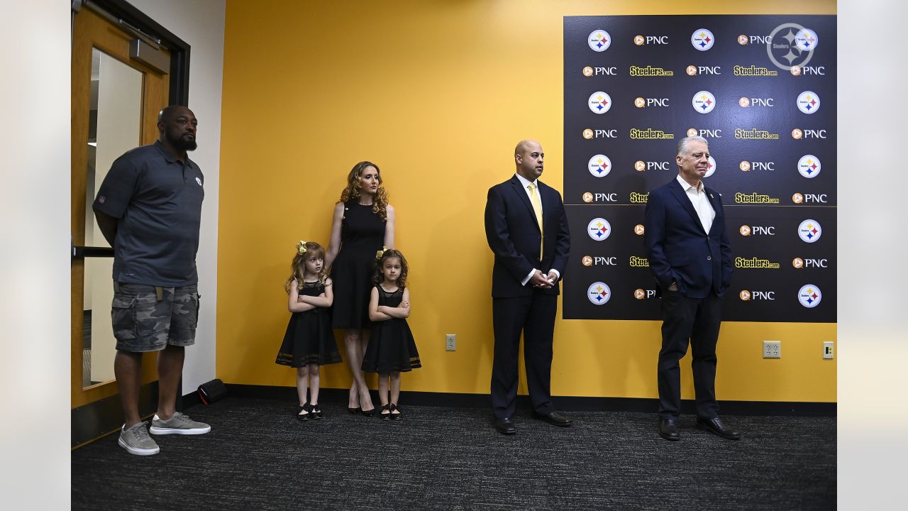 Steelers General Manager Omar Khan Mentions 1 Particular Veteran