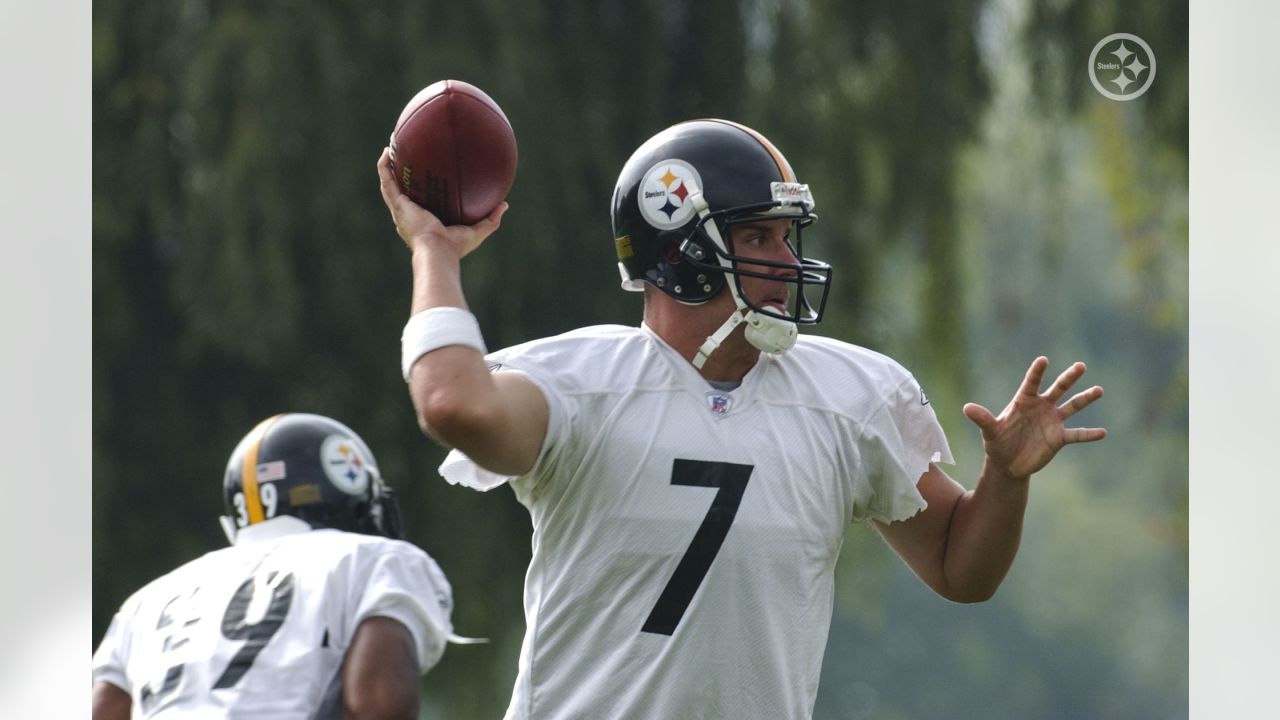 Photo: Steelers Ben Roethlisberger During Warm Ups in Pittsburgh -  PIT2022010305 